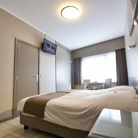 De Golf Hotel 2*